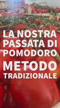 Video della lavorazione della passata di pomodoro in modo tradizionale, Scalzo Calabria.